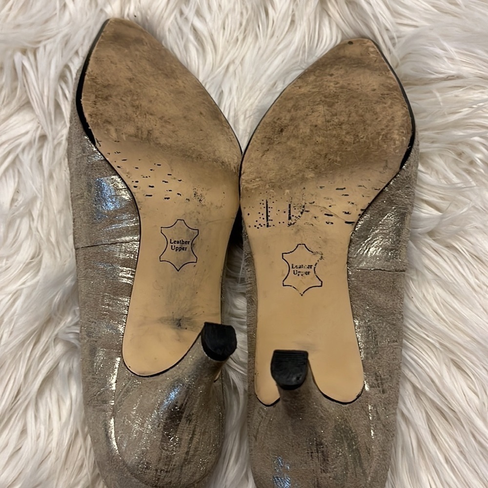 🌸 Bella Vita silver tan heels. Size 5 1/2. 2 1/2” heel. - Picture 7 of 8